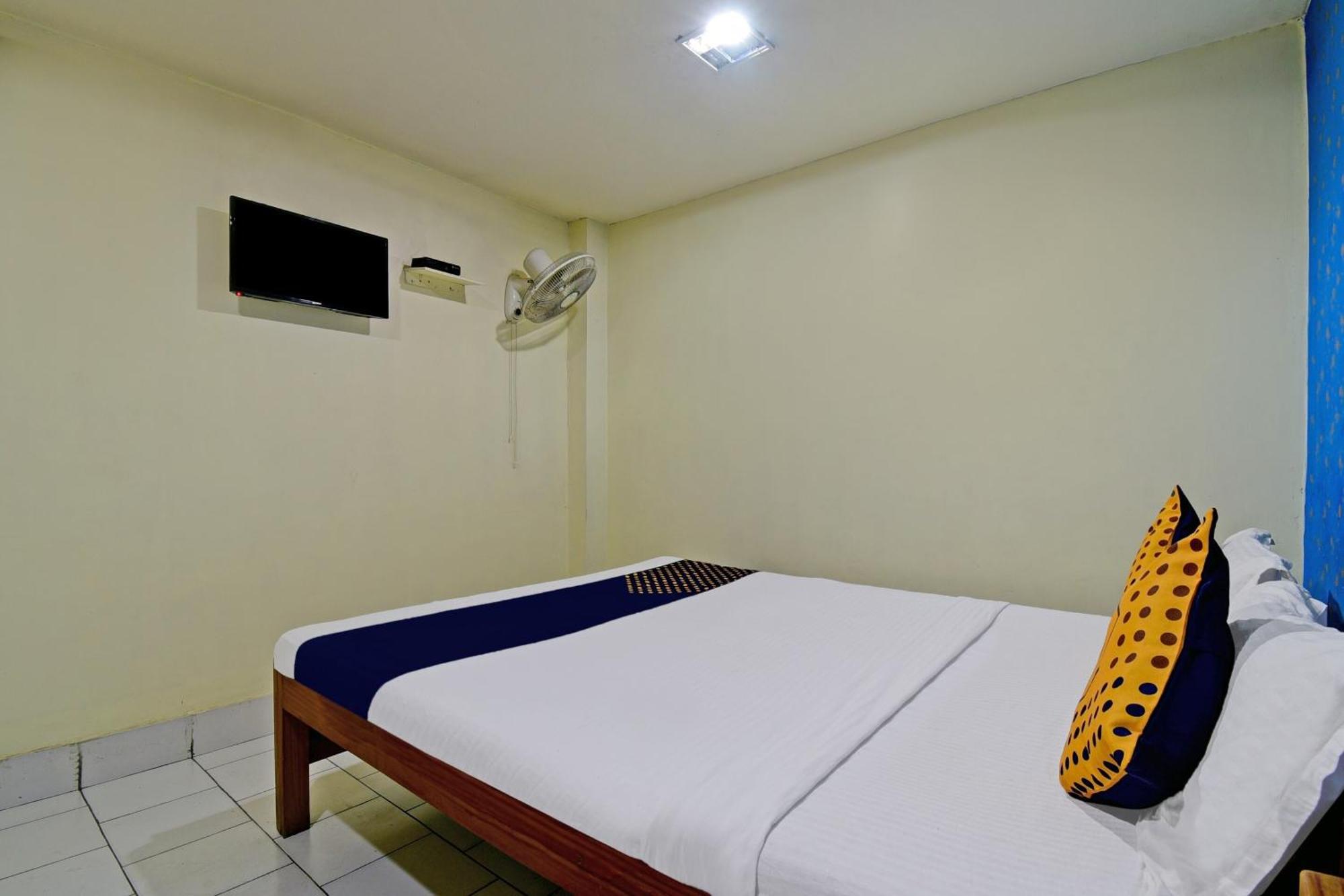 Oyo Flagship Thank You Lodge Nac Dispur Exterior photo