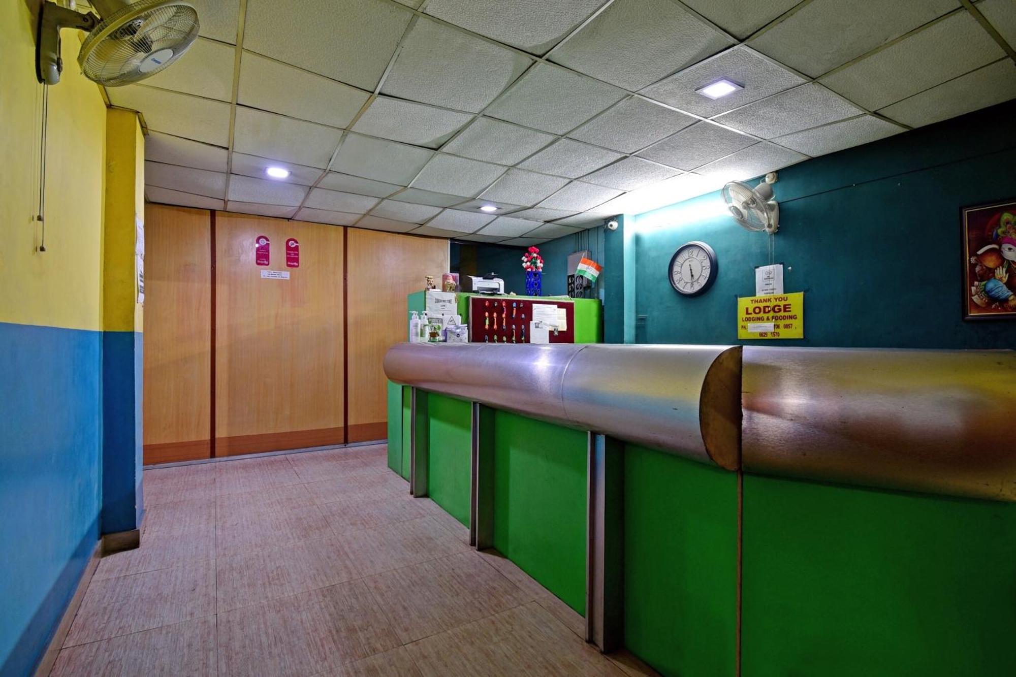 Oyo Flagship Thank You Lodge Nac Dispur Exterior photo
