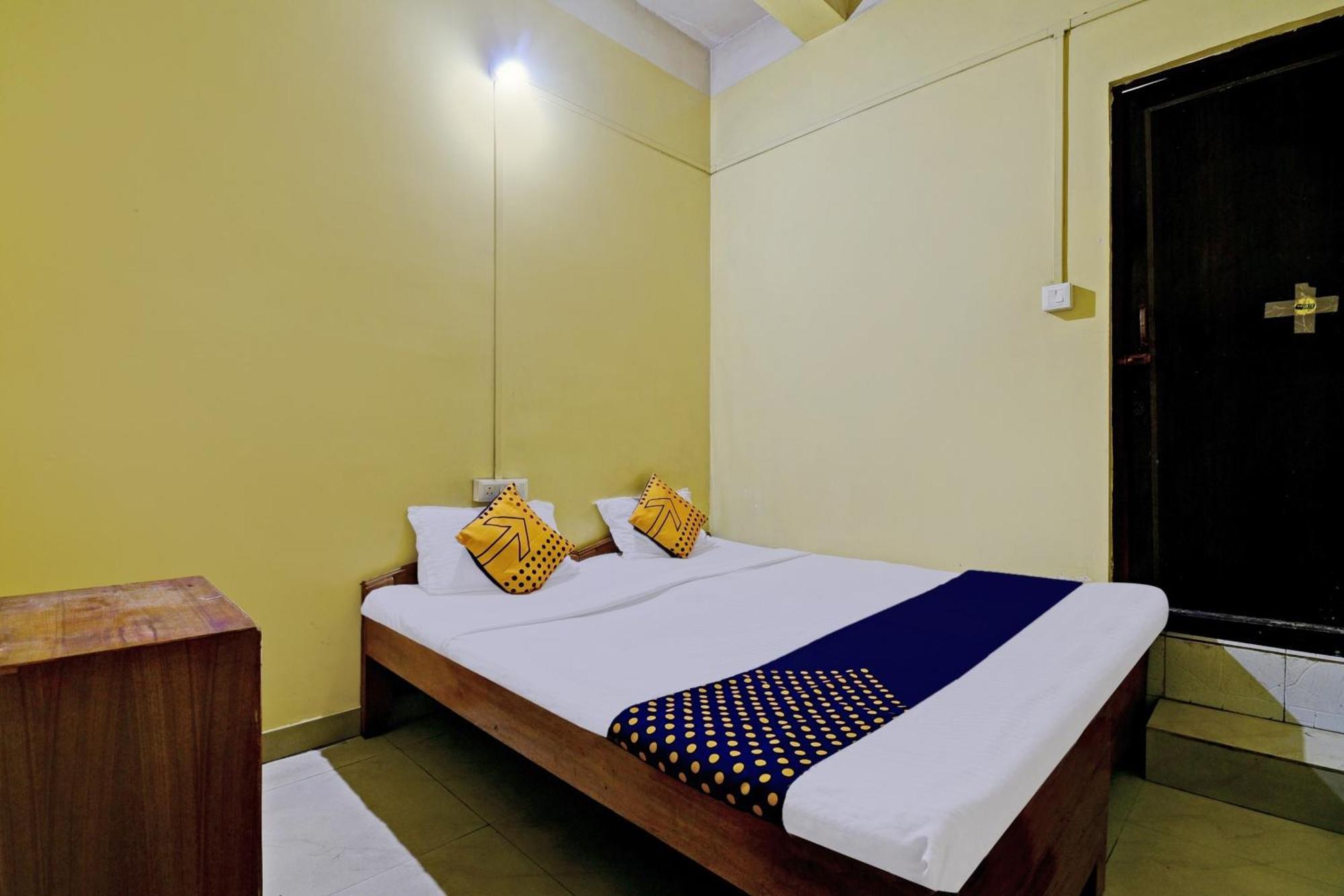 Oyo Flagship Thank You Lodge Nac Dispur Exterior photo