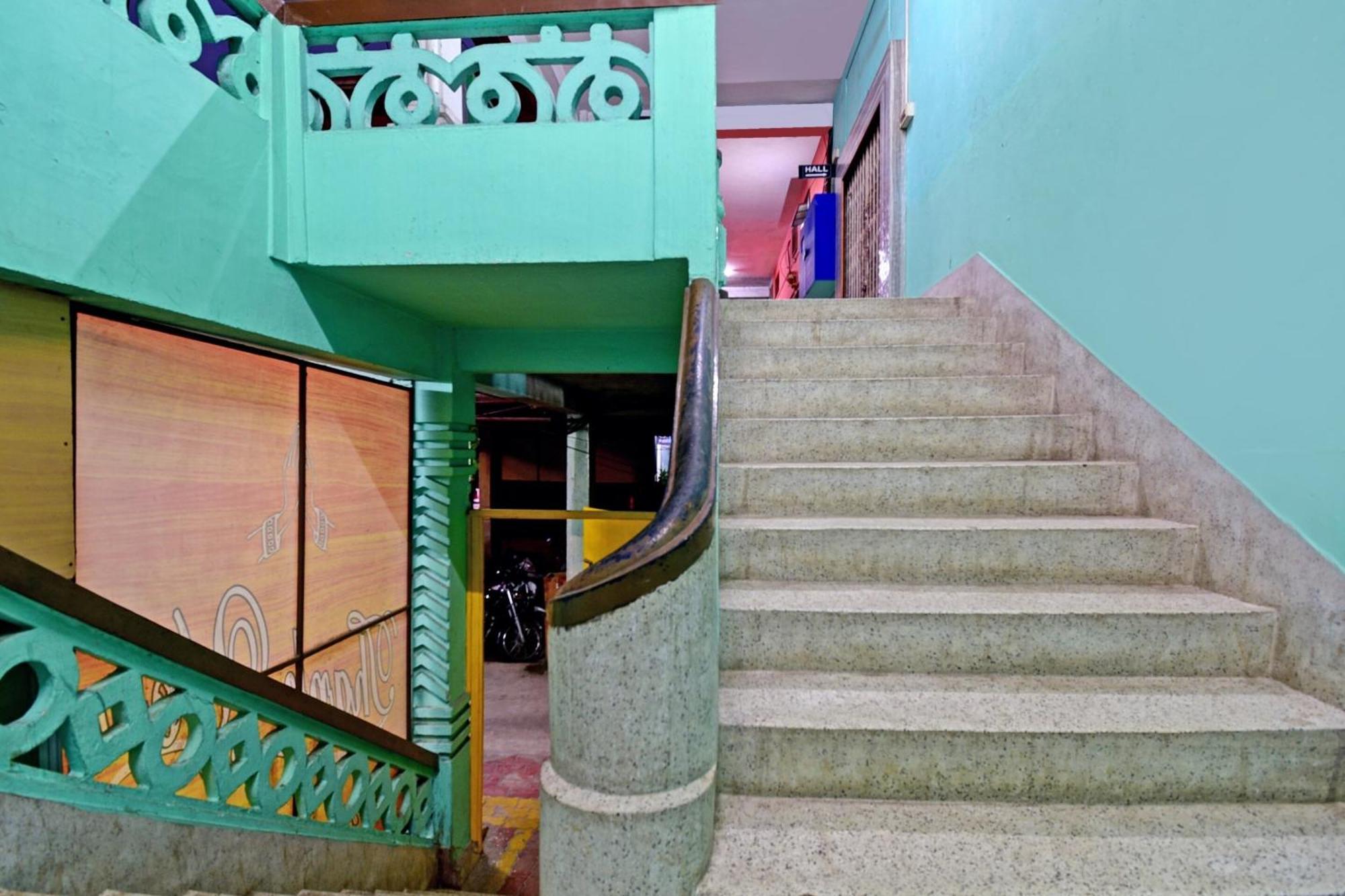 Oyo Flagship Thank You Lodge Nac Dispur Exterior photo