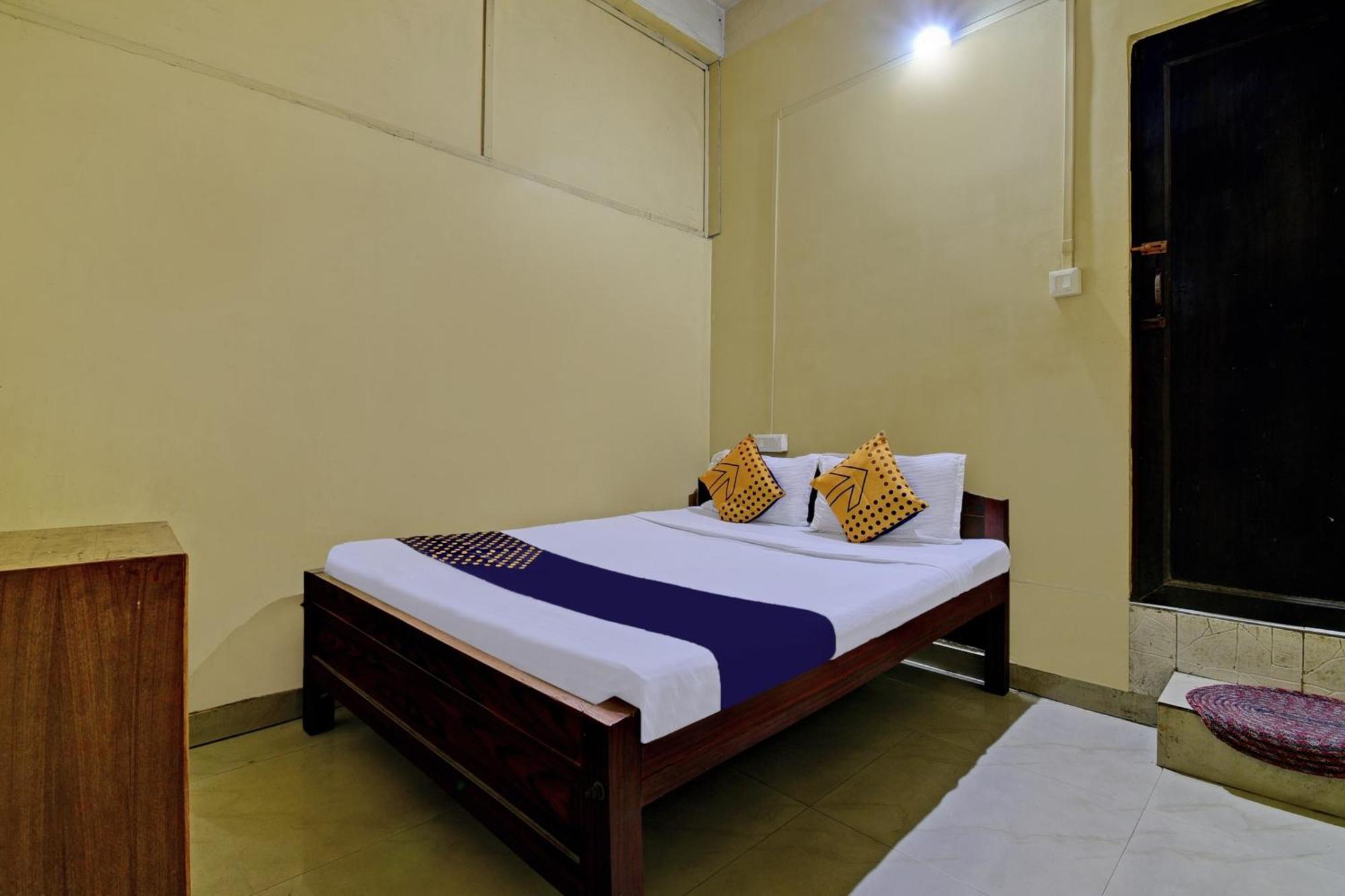 Oyo Flagship Thank You Lodge Nac Dispur Exterior photo